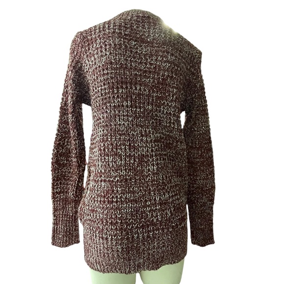 Questions Crewneck sweater Size Small - Picture 7 of 14